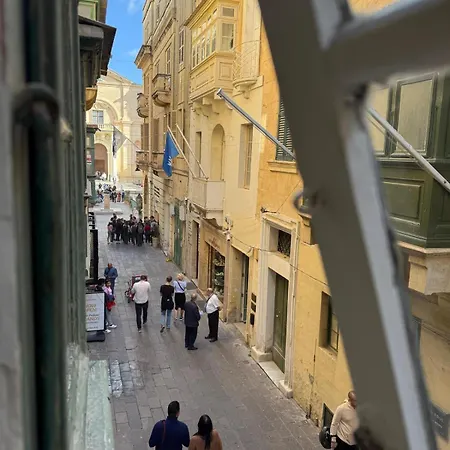 Zach's By Vallettastay