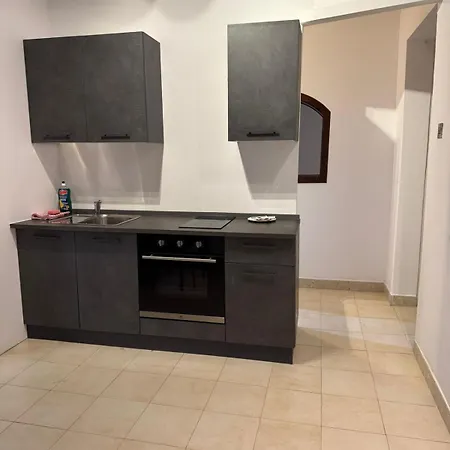 Zach's By Vallettastay