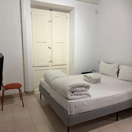 Zach's By Vallettastay